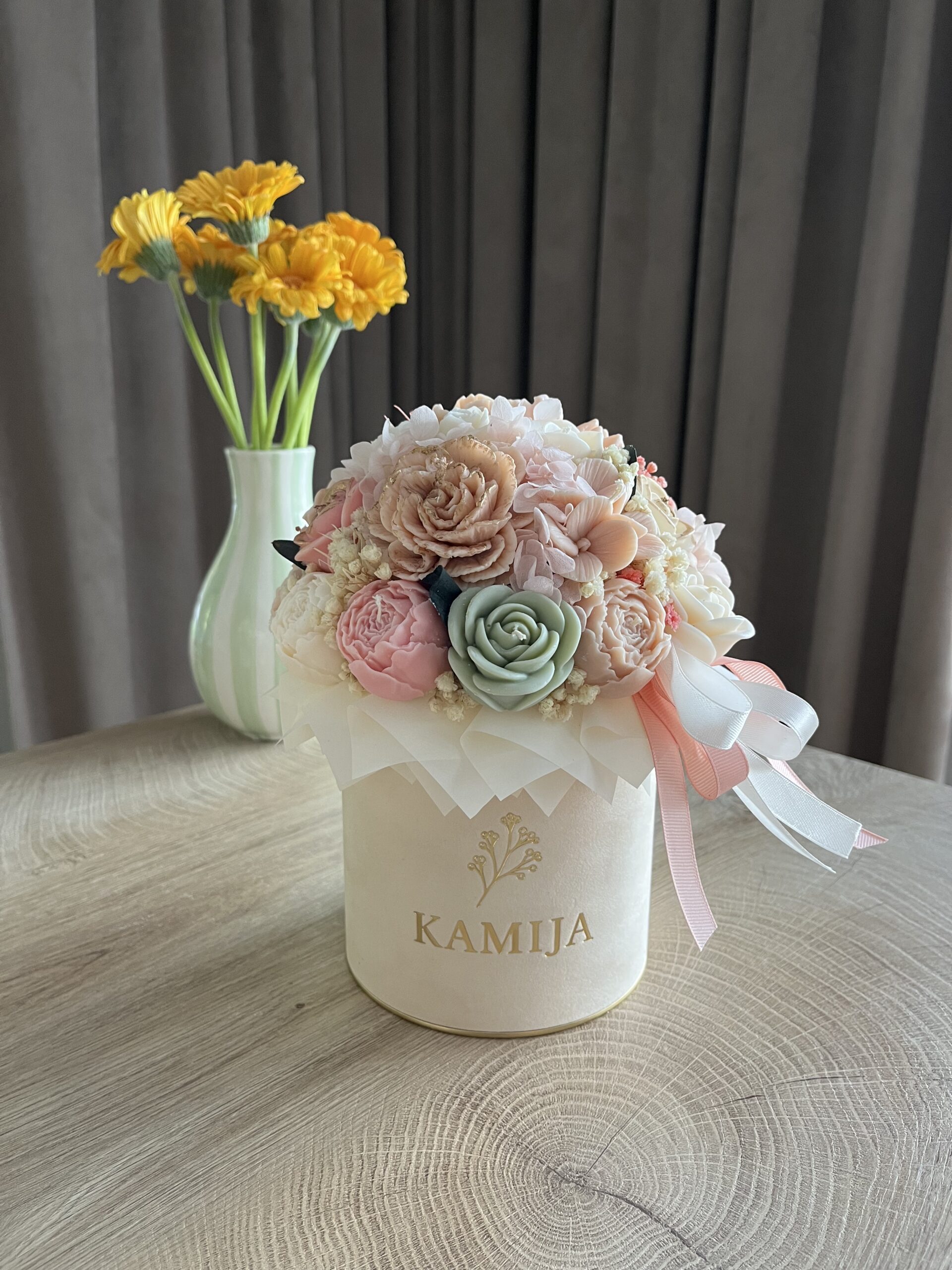 FlowerBox XL welurowy kremowy (zapachowy)